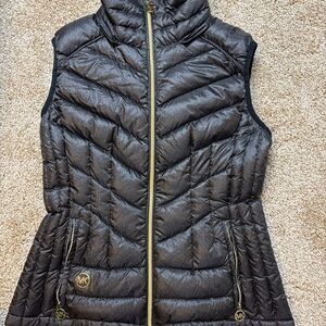 Women’s Michael Kors Ultra-light Weight Black And Gold Waterproof Vest Size S